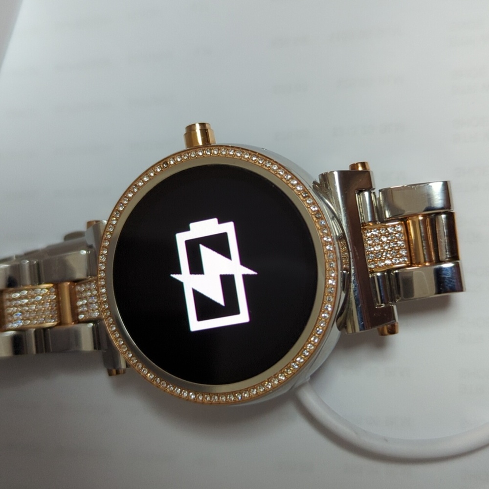 New & Authentic Michael Kors Smart watch Rose Gold/Silver - Picture 10 of 15